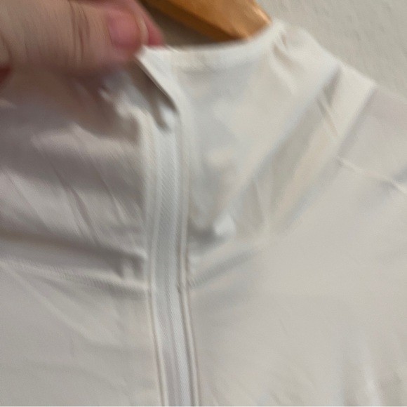 Lululemon mist over windbreaker white size 10 lightweight workout - Picture 6 of 13
